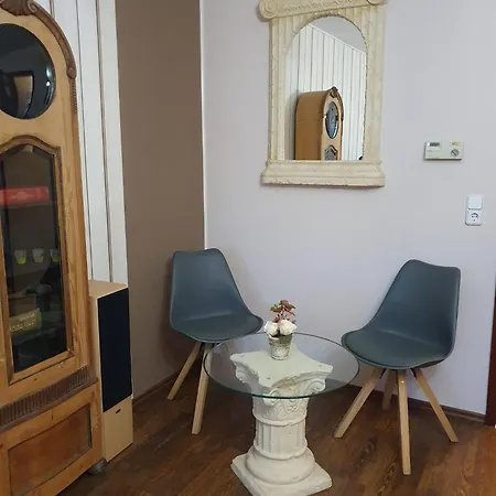 Claudia & Dino アパート